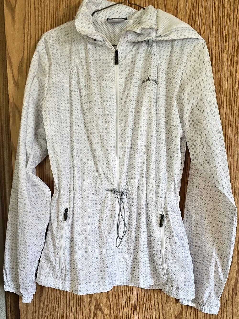 Columbia Women's Spire Valley Printed Windbreaker White Medium